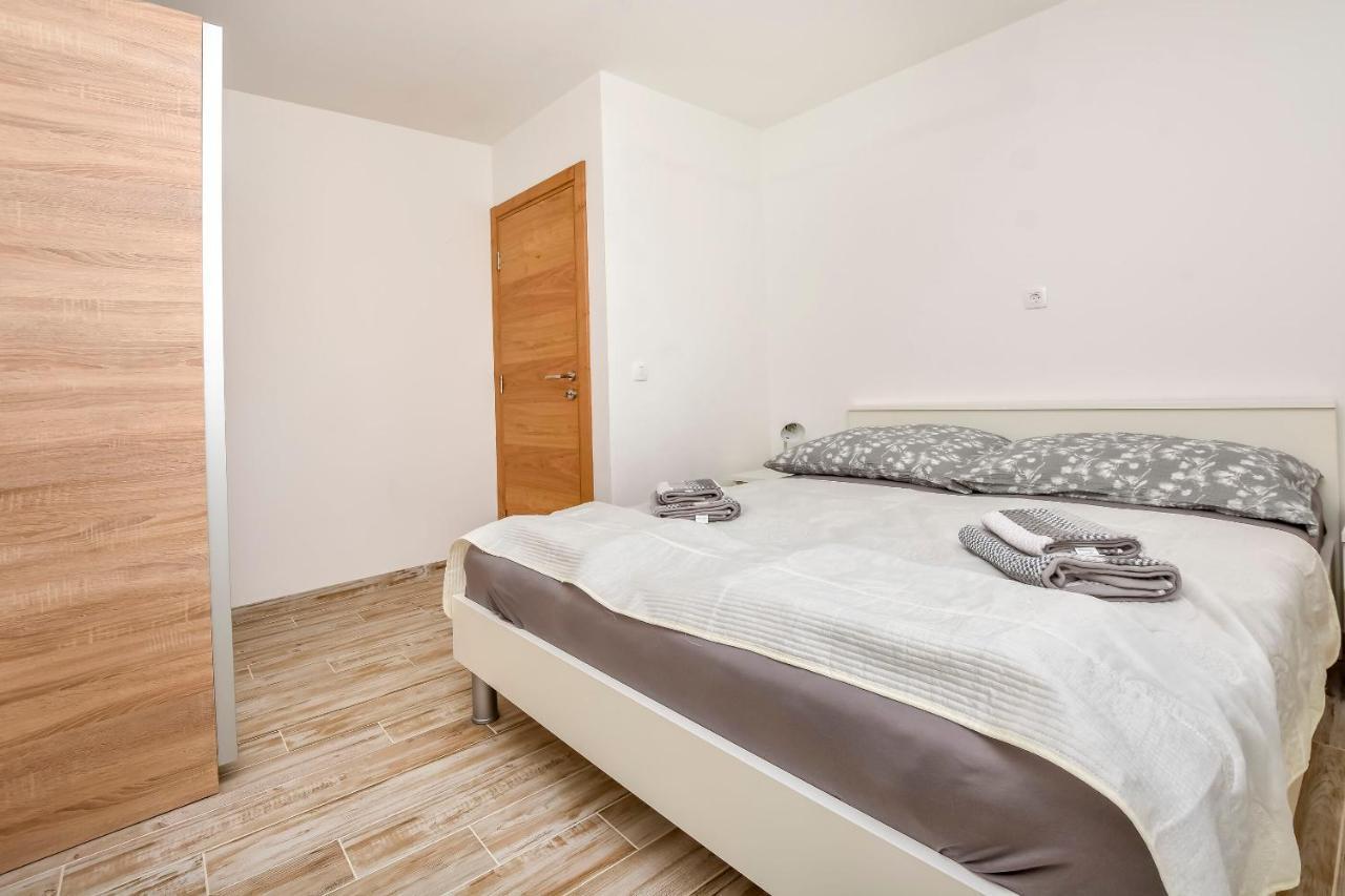 Apartments Jelena Рогозниця Екстер'єр фото